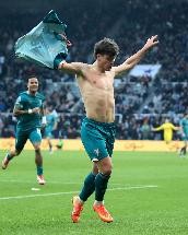 乐鱼网下载-马卡谈皇马中场&amp;左后卫引援：红军麦卡利斯特和伯恩茅斯科尔克兹