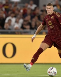 记者：多夫比克也在米兰的引援名单之中，罗马愿意放人