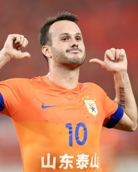 韩鹏与邵佳一正面交锋，山东泰山阵容存疑防线迎考验