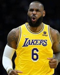 乐鱼网官网-詹姆斯结束本赛季征程：今年已付出一切 秋天再见