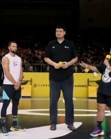 梦幻联动！姚基金与库里品牌公益合作 姚明与库里同框