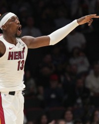 乐鱼网官网-70+先生仅11人！张大帅6次打满全场屠榜 现役6人 三旬老汉仅一位