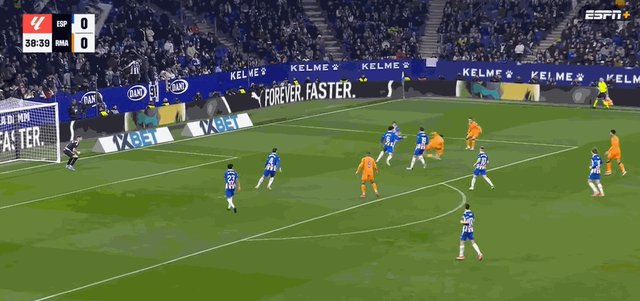 1738448645659061256.gif 贝林厄姆.gif